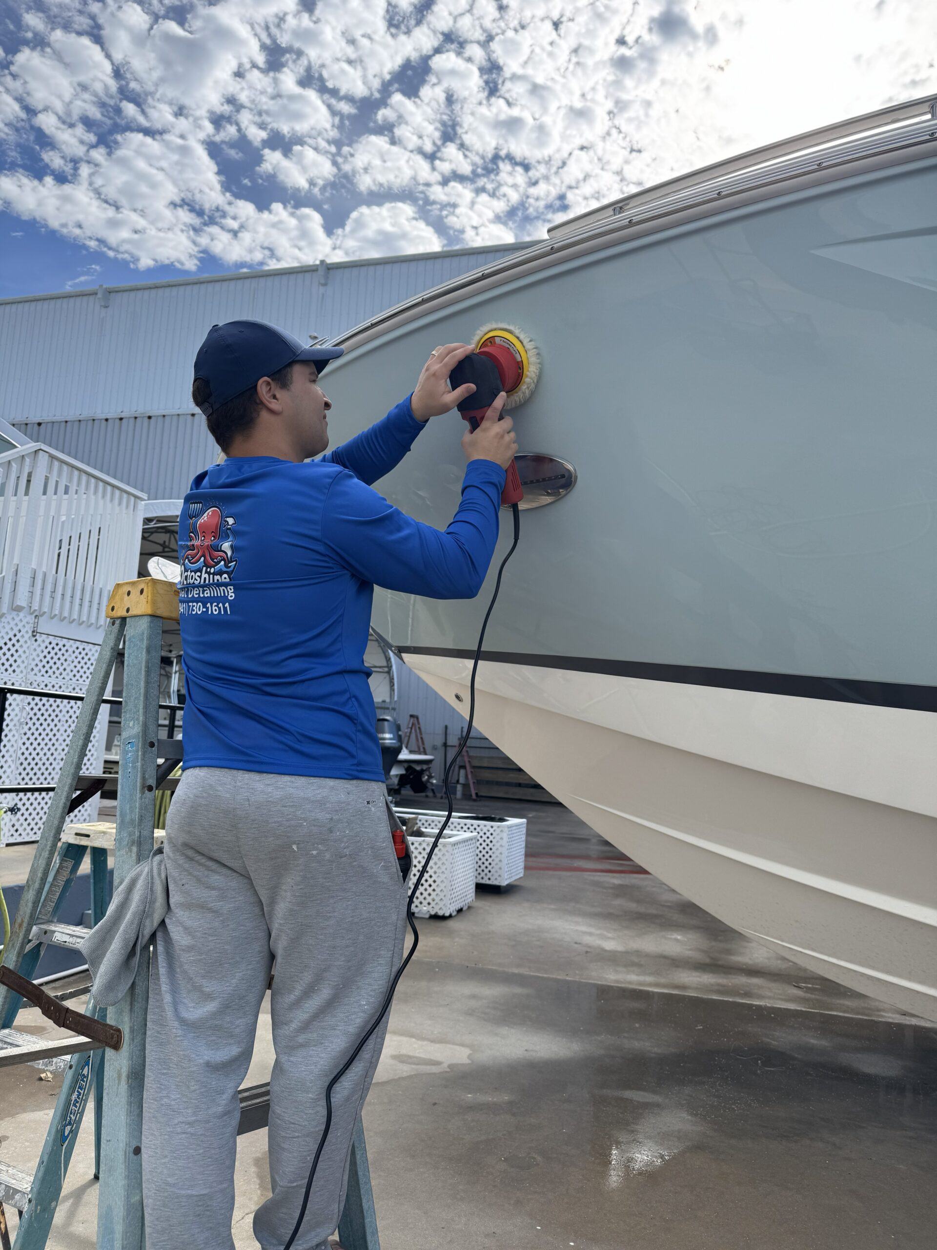 Boat hull polishing service restoring shine in Sarasota & Manatee County, FL by Octoshine Marine Detailing